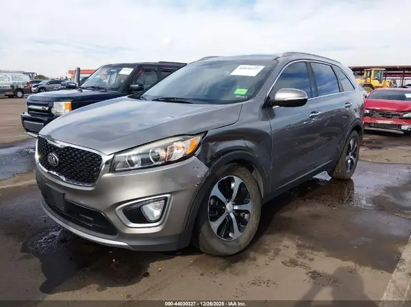 5XYPH4A19HG205330 2017 KIA SORENTO - Image 2