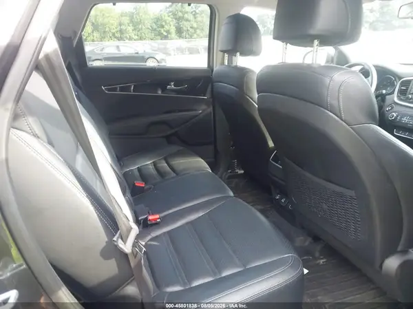 5XYPH4A19HG240725 2017 KIA SORENTO - Image 8