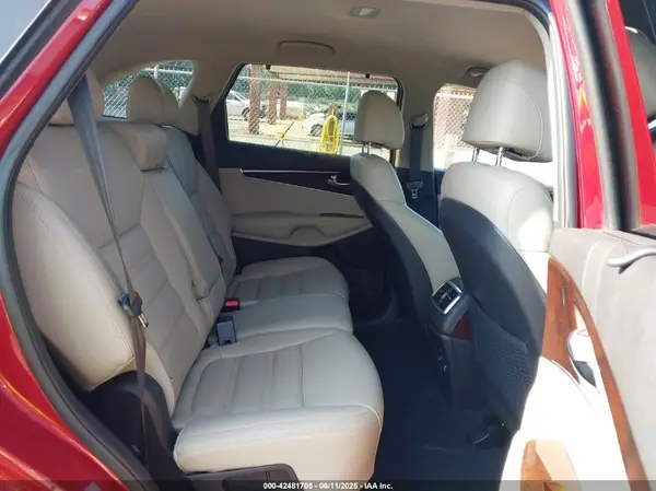 5XYPH4A19HG325385 2017 KIA SORENTO - Image 8