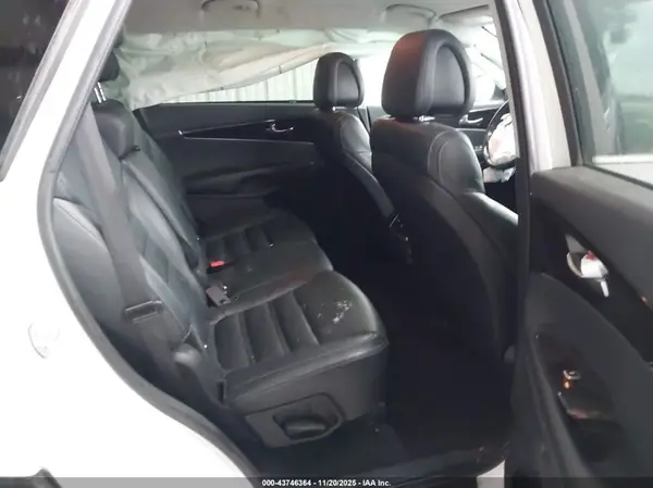 5XYPH4A50GG106896 2016 KIA SORENTO - Image 8