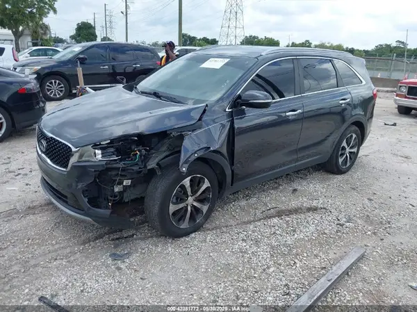 5XYPH4A50HG236629 2017 KIA SORENTO - Image 2