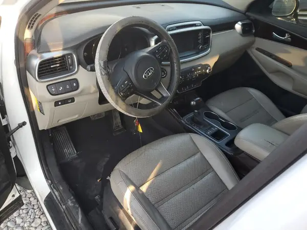 5XYPH4A50HG292036 2017 KIA SORENTO - Image 8