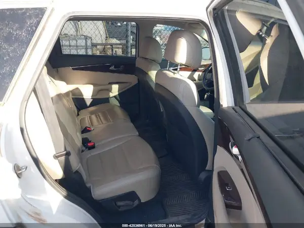 5XYPH4A50HG294904 2017 KIA SORENTO - Image 8