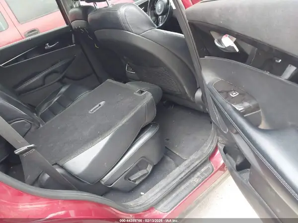 5XYPH4A50HG310700 2017 KIA SORENTO - Image 8