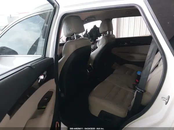 5XYPH4A50HG316254 2017 KIA SORENTO - Image 8