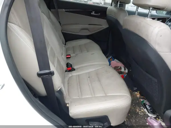 5XYPH4A50HG322619 2017 KIA SORENTO - Image 8