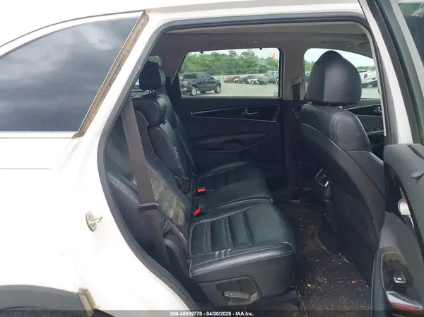 5XYPH4A50JG408714 2018 KIA SORENTO - Image 8