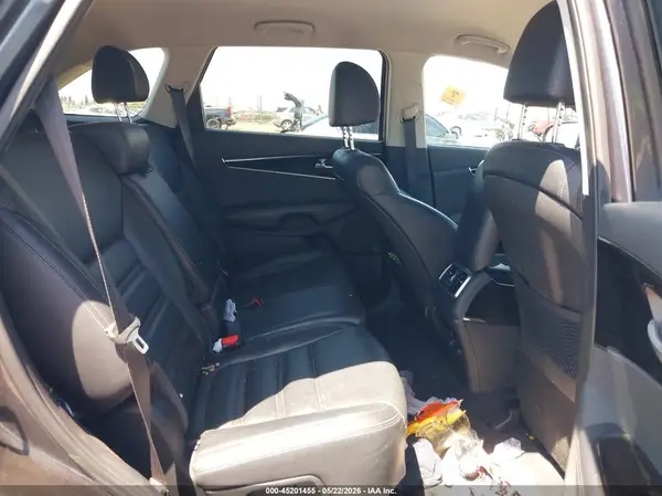 5XYPH4A50KG454366 2019 KIA SORENTO - Image 8