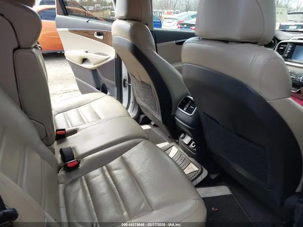 5XYPH4A51HG314657 2017 KIA SORENTO - Image 8