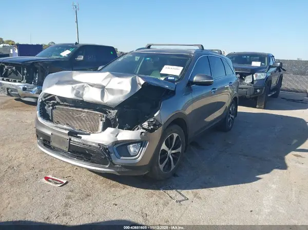 5XYPH4A51JG410407 2018 KIA SORENTO - Image 2