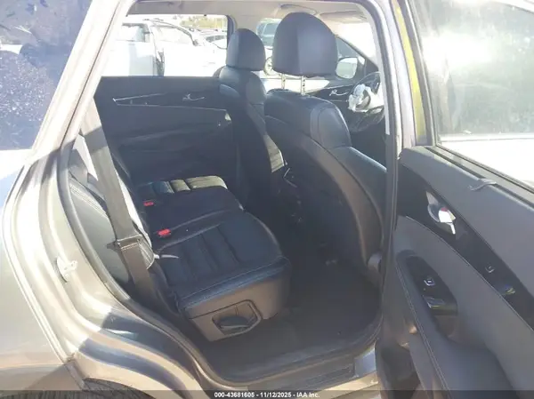 5XYPH4A51JG410407 2018 KIA SORENTO - Image 8