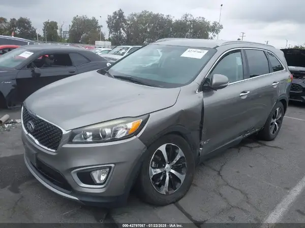 5XYPH4A51JG420368 2018 KIA SORENTO - Image 2