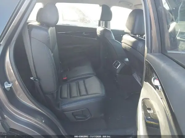 5XYPH4A51KG460709 2019 KIA SORENTO - Image 8