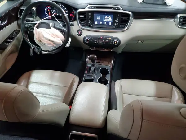5XYPH4A52JG340643 2018 KIA SORENTO - Image 8