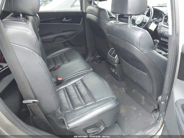 5XYPH4A52JG363372 2018 KIA SORENTO - Image 8