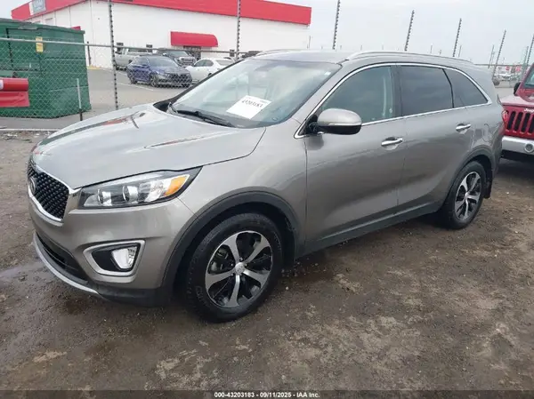 5XYPH4A52JG395948 2018 KIA SORENTO - Image 2