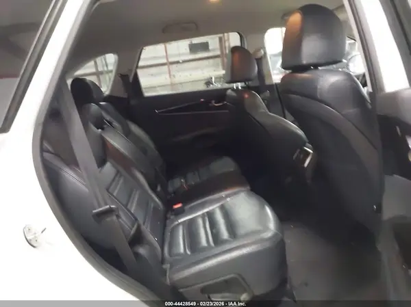 5XYPH4A52KG465854 2019 KIA SORENTO - Image 8