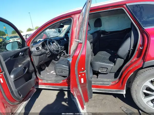 5XYPH4A52KG469192 2019 KIA SORENTO - Image 8