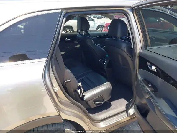 5XYPH4A52KG472996 2019 KIA SORENTO - Image 8
