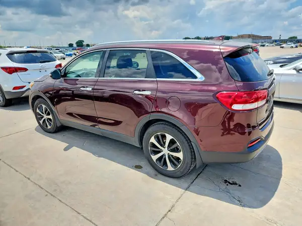 5XYPH4A53HG204077 2017 KIA SORENTO - Image 2
