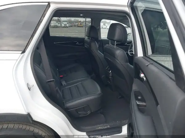 5XYPH4A53HG257281 2017 KIA SORENTO - Image 8