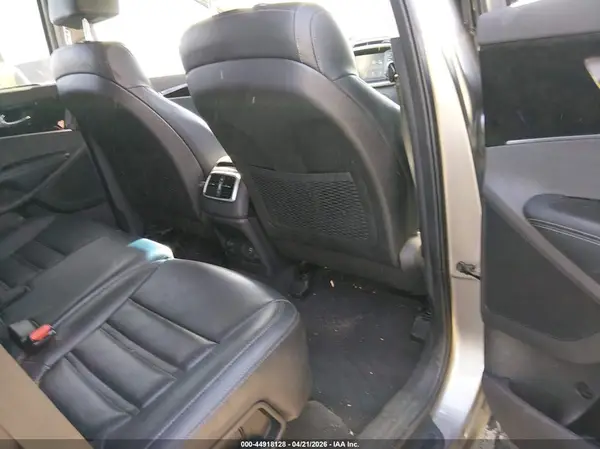 5XYPH4A53JG406357 2018 KIA SORENTO - Image 8