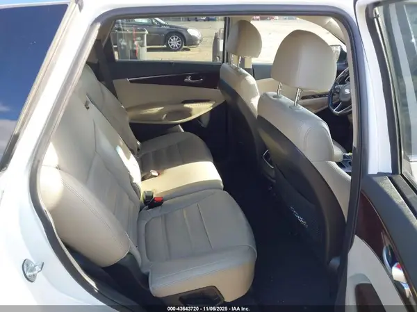 5XYPH4A53JG407637 2018 KIA SORENTO - Image 8