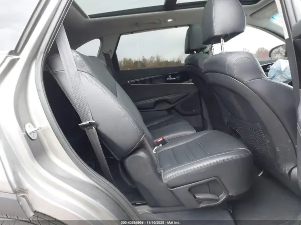 5XYPH4A53KG525897 2019 KIA SORENTO - Image 8