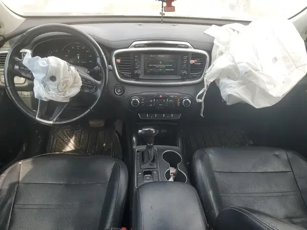 5XYPH4A54HG252882 2017 KIA SORENTO - Image 8