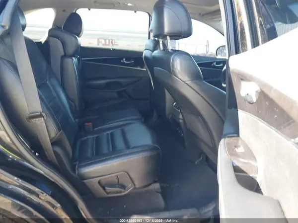 5XYPH4A54HG308450 2017 KIA SORENTO - Image 8