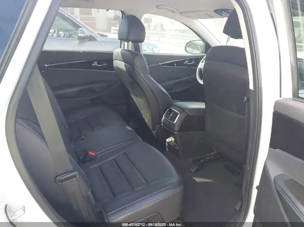 5XYPH4A54JG349599 2018 KIA SORENTO - Image 8