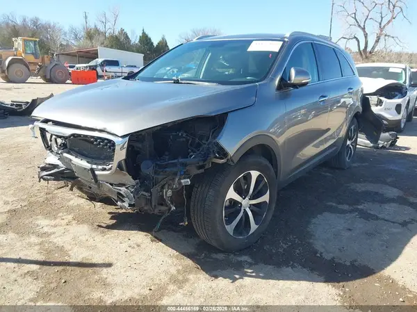 5XYPH4A54JG396020 2018 KIA SORENTO - Image 2