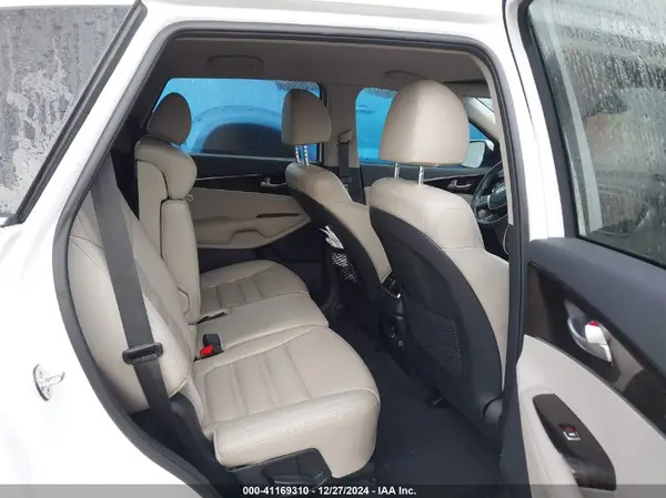 5XYPH4A55KG500564 2019 KIA SORENTO - Image 8