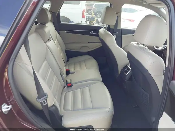 5XYPH4A55KG521396 2019 KIA SORENTO - Image 8