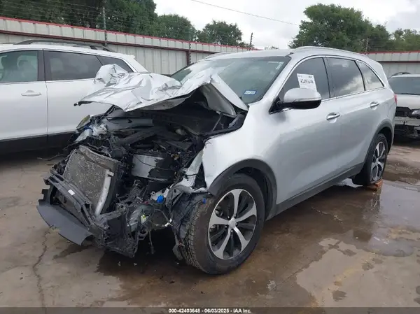 5XYPH4A56JG386153 2018 KIA SORENTO - Image 2
