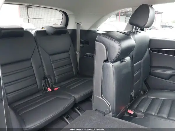 5XYPH4A56KG445476 2019 KIA SORENTO - Image 8