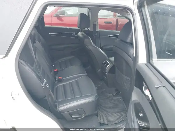 5XYPH4A56KG476646 2019 KIA SORENTO - Image 8