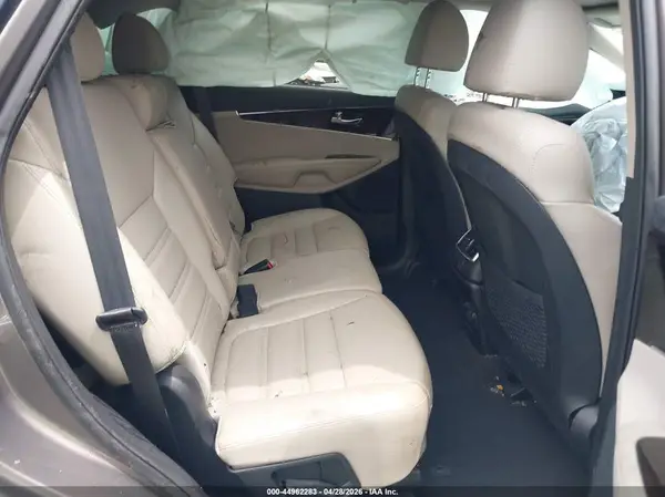 5XYPH4A56KG525604 2019 KIA SORENTO - Image 8