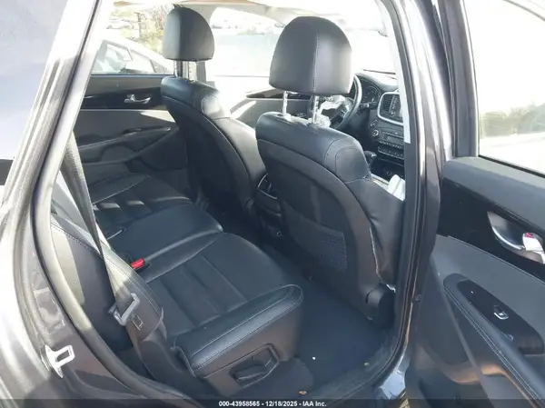 5XYPH4A56KG530883 2019 KIA SORENTO - Image 8