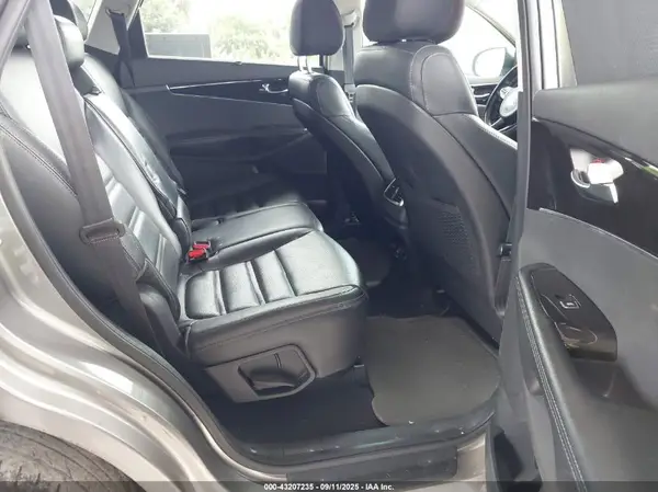 5XYPH4A57GG048639 2016 KIA SORENTO - Image 8