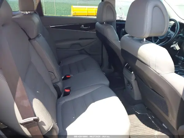 5XYPH4A57GG107205 2016 KIA SORENTO - Image 8