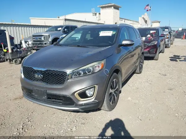 5XYPH4A57HG290655 2017 KIA SORENTO - Image 2