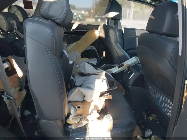 5XYPH4A57JG362556 2018 KIA SORENTO - Image 8