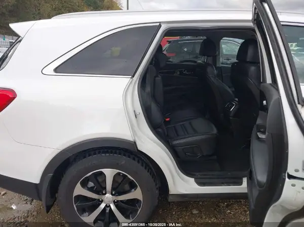 5XYPH4A57JG386808 2018 KIA SORENTO - Image 8