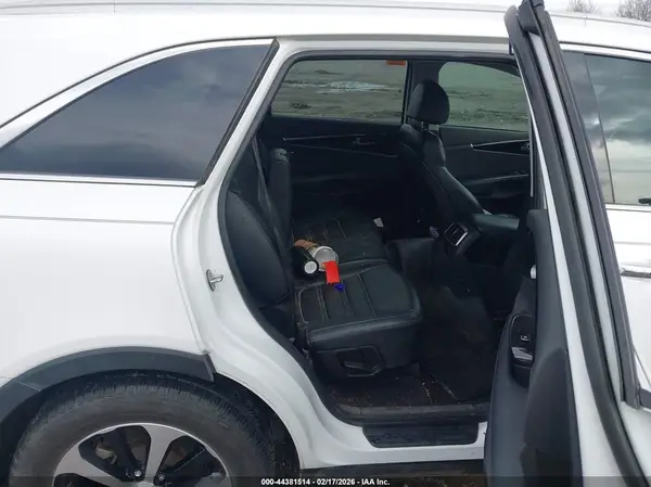 5XYPH4A57JG409424 2018 KIA SORENTO - Image 8