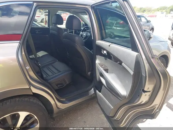 5XYPH4A57JG410444 2018 KIA SORENTO - Image 8