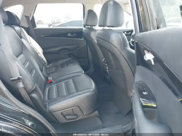 5XYPH4A57KG450587 2019 KIA SORENTO - Image 8