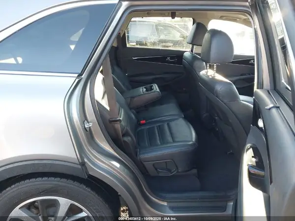 5XYPH4A57KG500596 2019 KIA SORENTO - Image 8