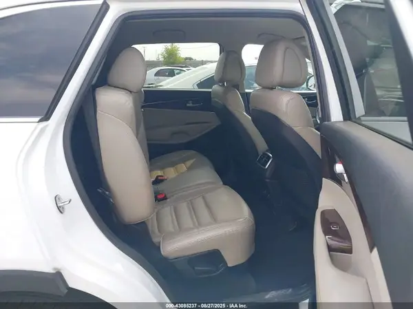 5XYPH4A58GG164383 2016 KIA SORENTO - Image 8