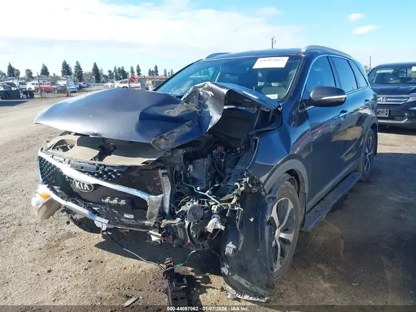 5XYPH4A58JG395789 2018 KIA SORENTO - Image 2